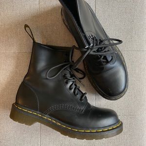 Dr. Martens 1460 Women’s Leather Lace Up B…